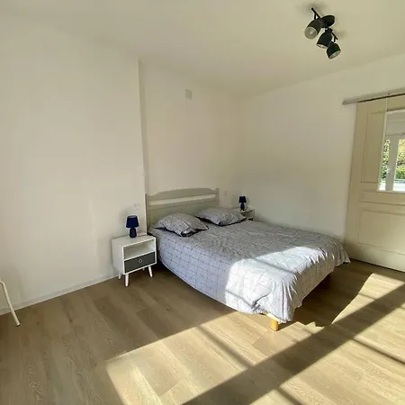 T2 A Cambo-les-bains, Proche Des Thermes, Pour 2 Personnes - Fr-1-495-146
