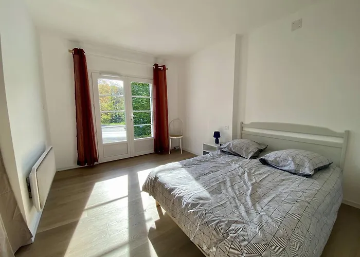 T2 A Cambo-les-bains, Proche Des Thermes, Pour 2 Personnes - Fr-1-495-146